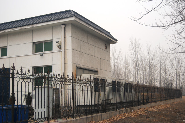 鲁禹25P低温空气源热泵马池口水务站院外效果图 鲁禹25P低温空气源热泵马池口水务站院外效果图