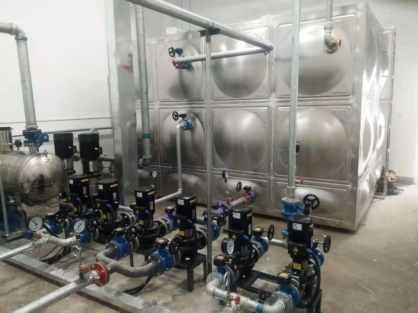 ³¬µÍÎÂ¿ÕÆøÔ´ÈȱÃÈÈË®Æ÷ÐîÈÈË®Ïä ³¬µÍÎÂ¿ÕÆøÔ´ÈȱÃÈÈË®Æ÷ÐîÈÈË®Ïä