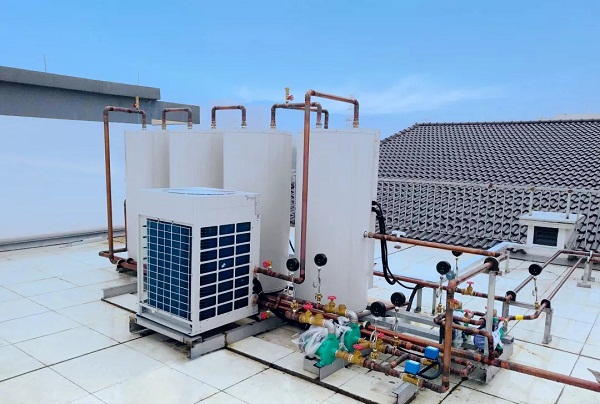 ѧǰ²¿¿ÕÆøÔ´ÈȱÃÈÈË®Æ÷ʵÅÄ Ñ§Ç°²¿¿ÕÆøÔ´ÈȱÃÈÈË®Æ÷ʵÅÄ